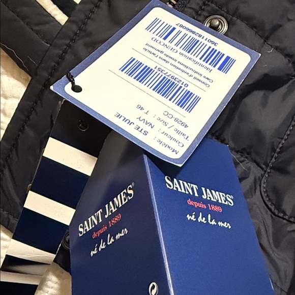 Saint James Mademoiselle Navy Quilted Vest with beautiful stripes on lining. 14 - Picture 10 of 14